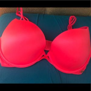 VS “Very Sexy Push up” 32 DD bra